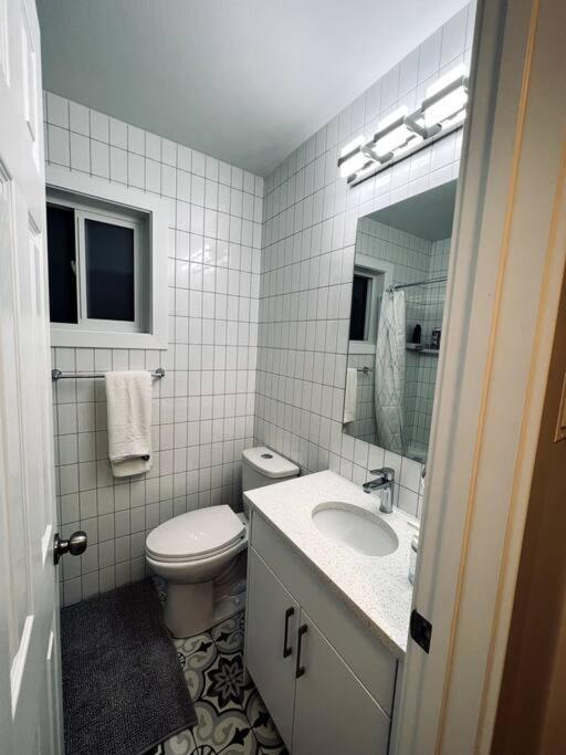 Walking Distance To St Boniface, Easy Parking *