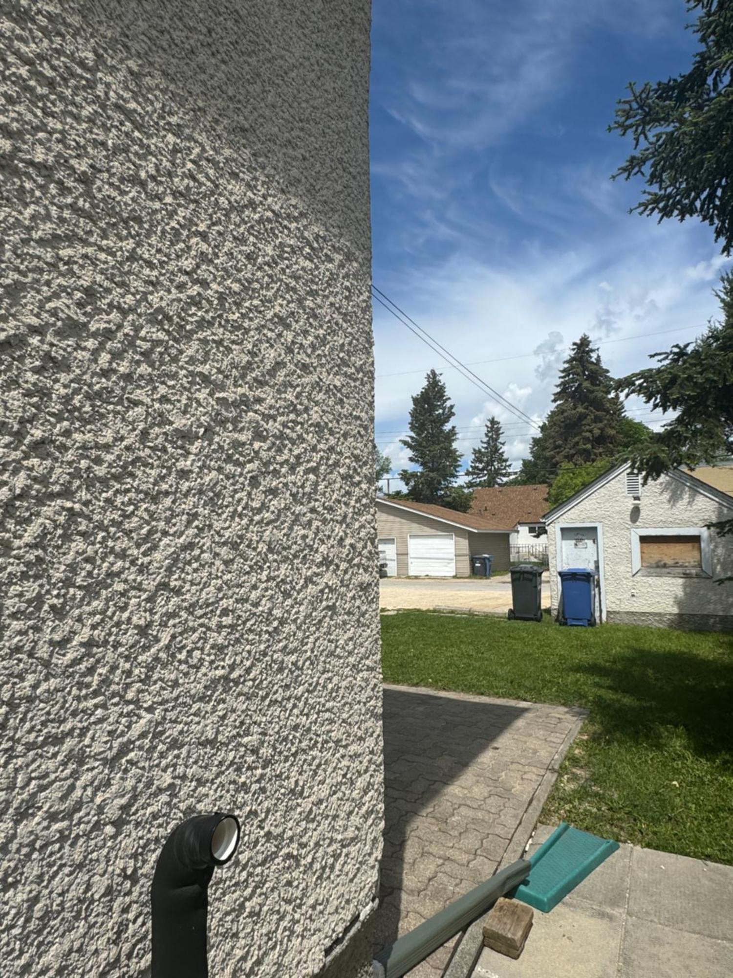 Walking Distance To St Boniface, Easy Parking Holiday home Winnipeg